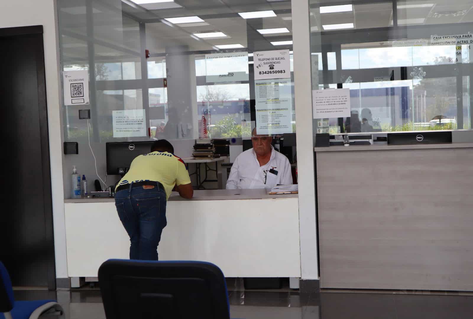 Piden no hacer trámites con terceras personas