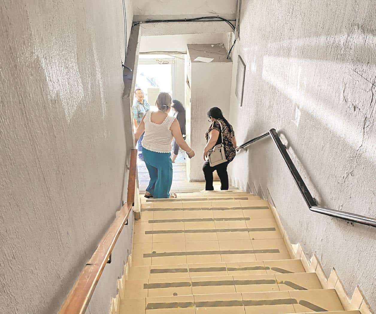 Reclaman fallas en Registro Civil