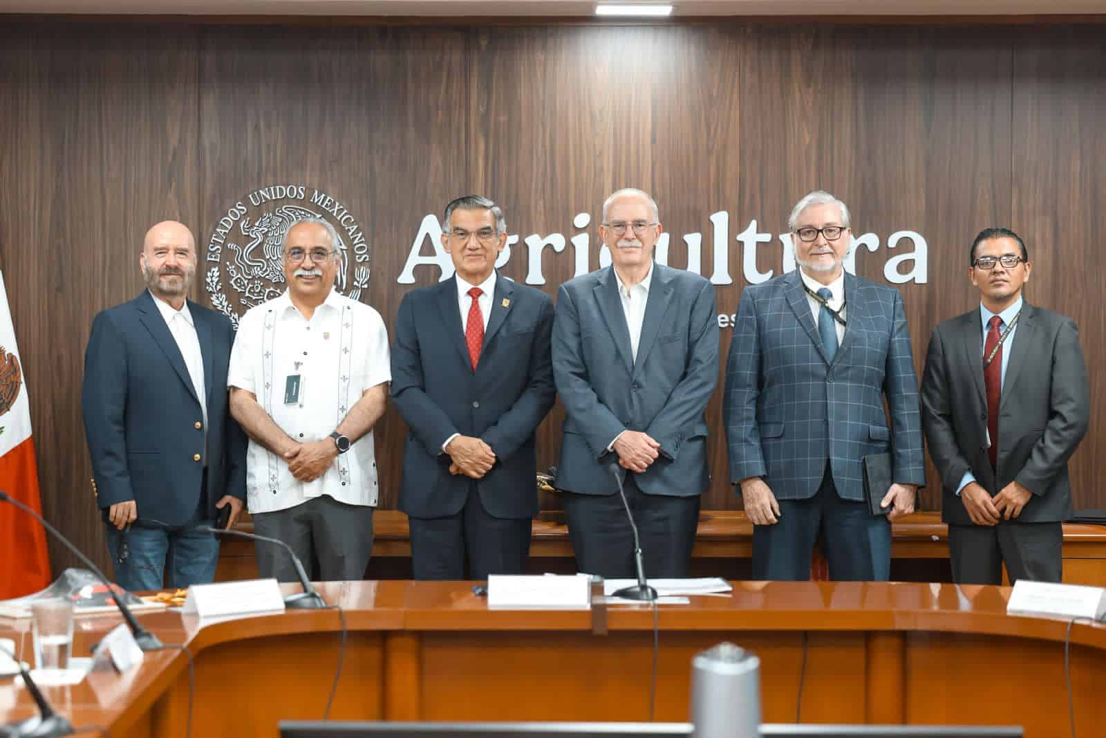Acuerda Américo con Sader apoyos para productores