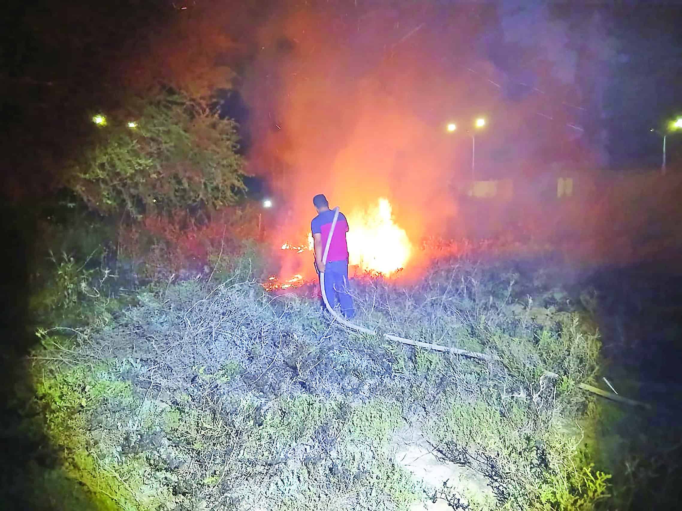 Siguen incontenibles los incendios de pastizales