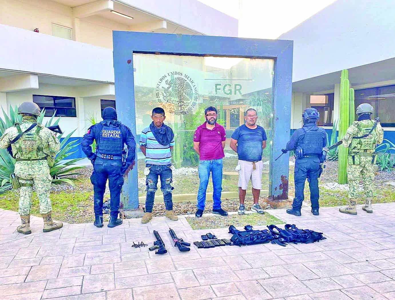 Detienen a 3 con armas y  vehículo robado en Las Torres