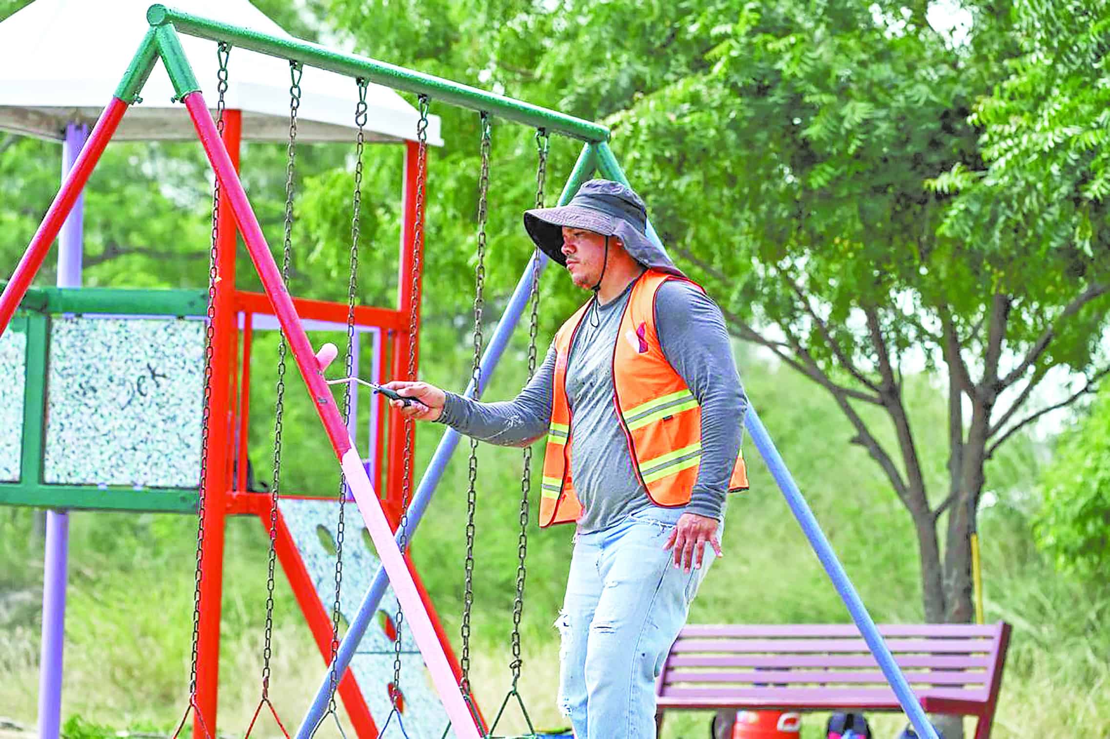 Refuerzan conciencia social en área verde