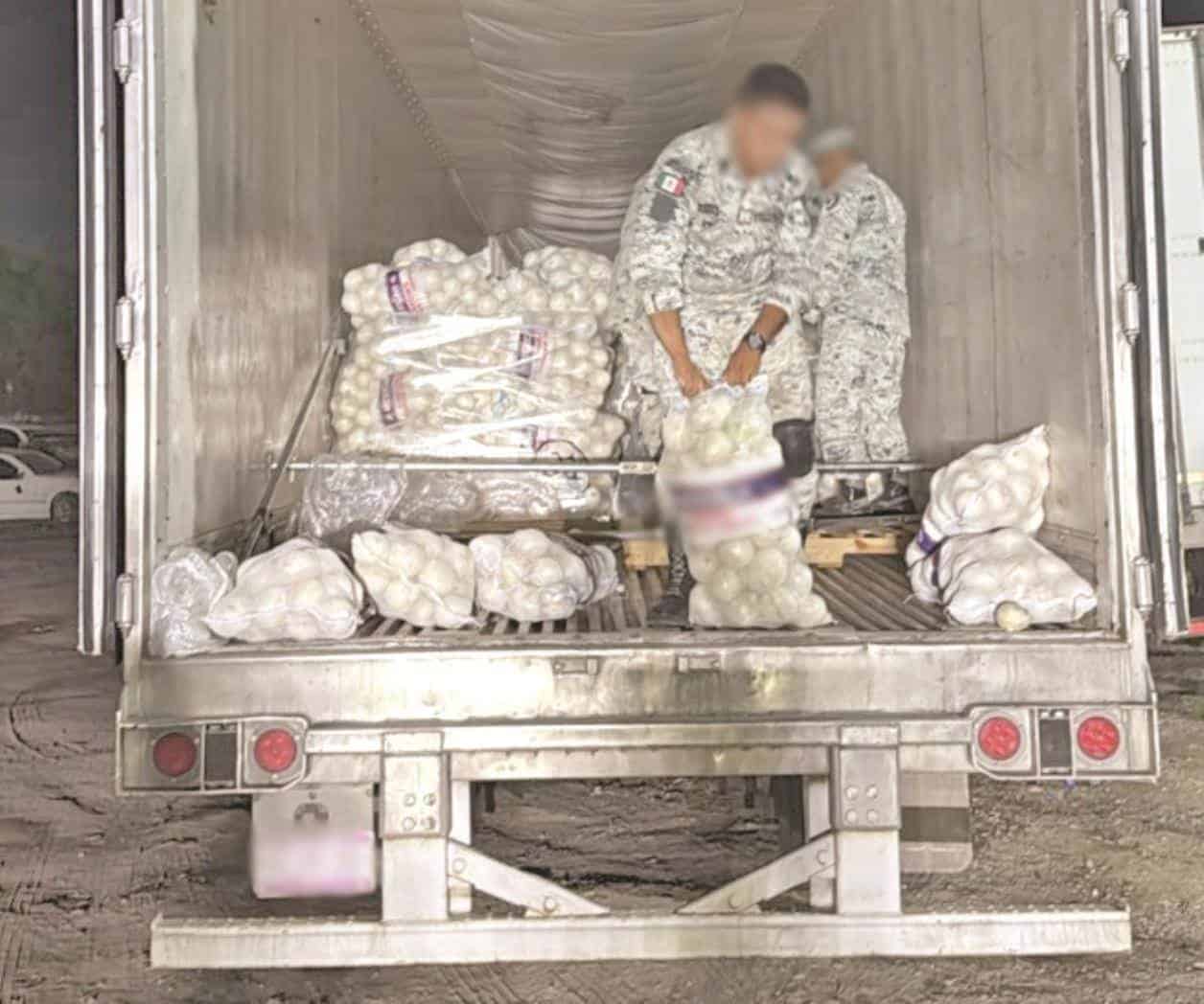 Llevaba droga en tractocamión