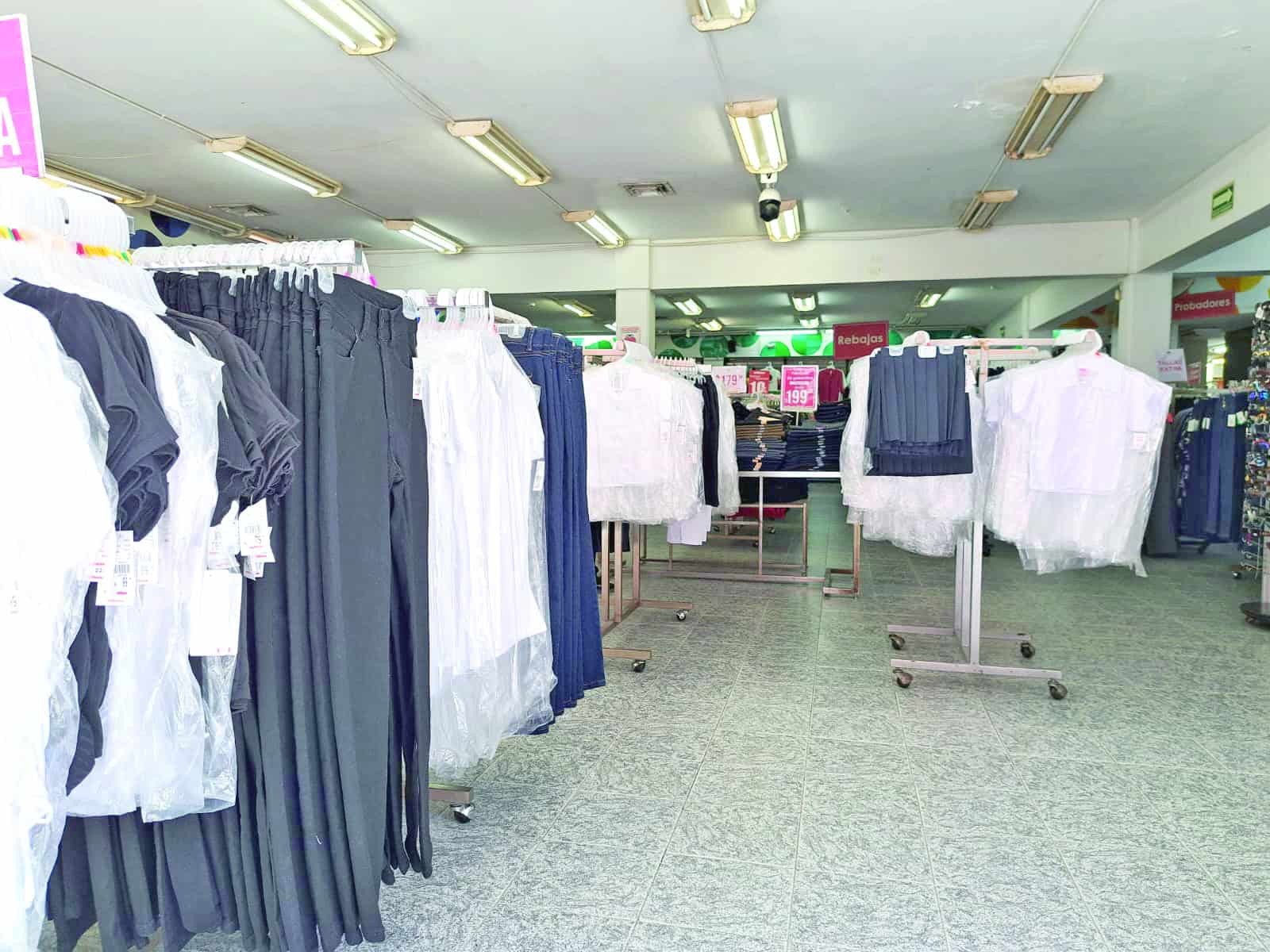 Buscan uniformes económicos