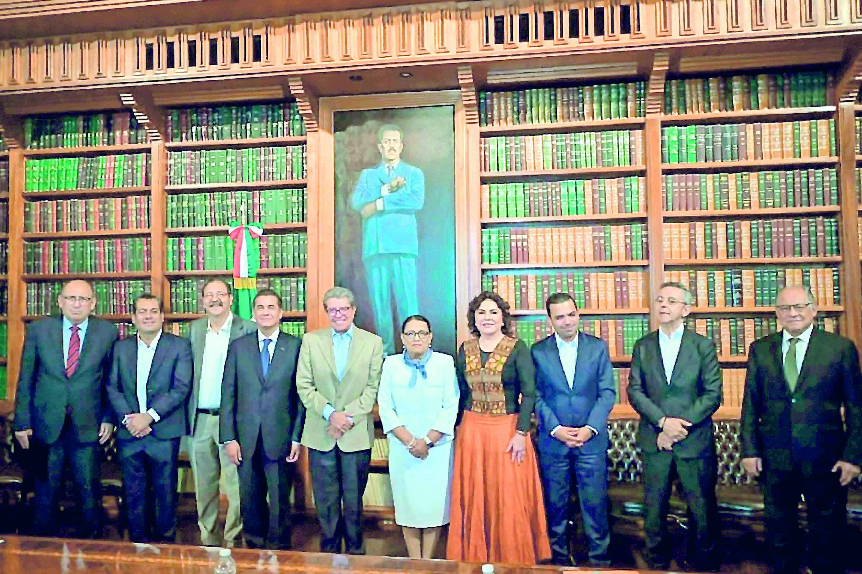 Oposición dialoga por primera vez con la 4T