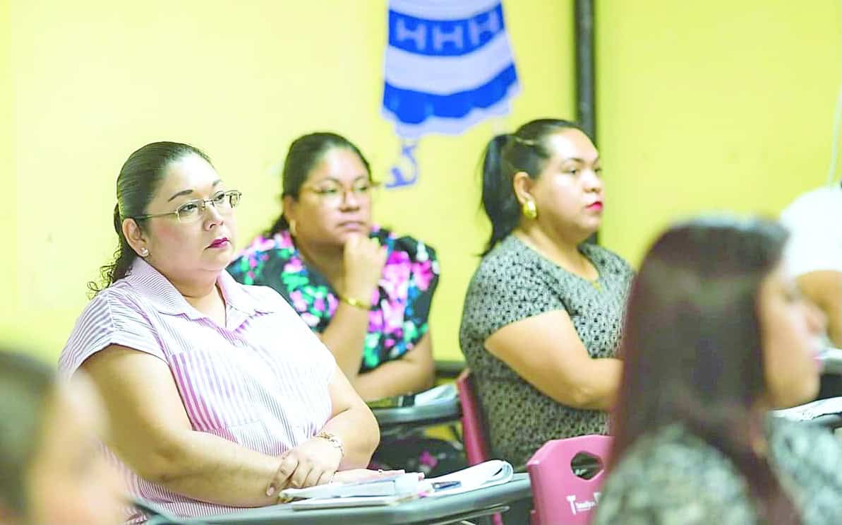 Regresan maestros a actividad escolar