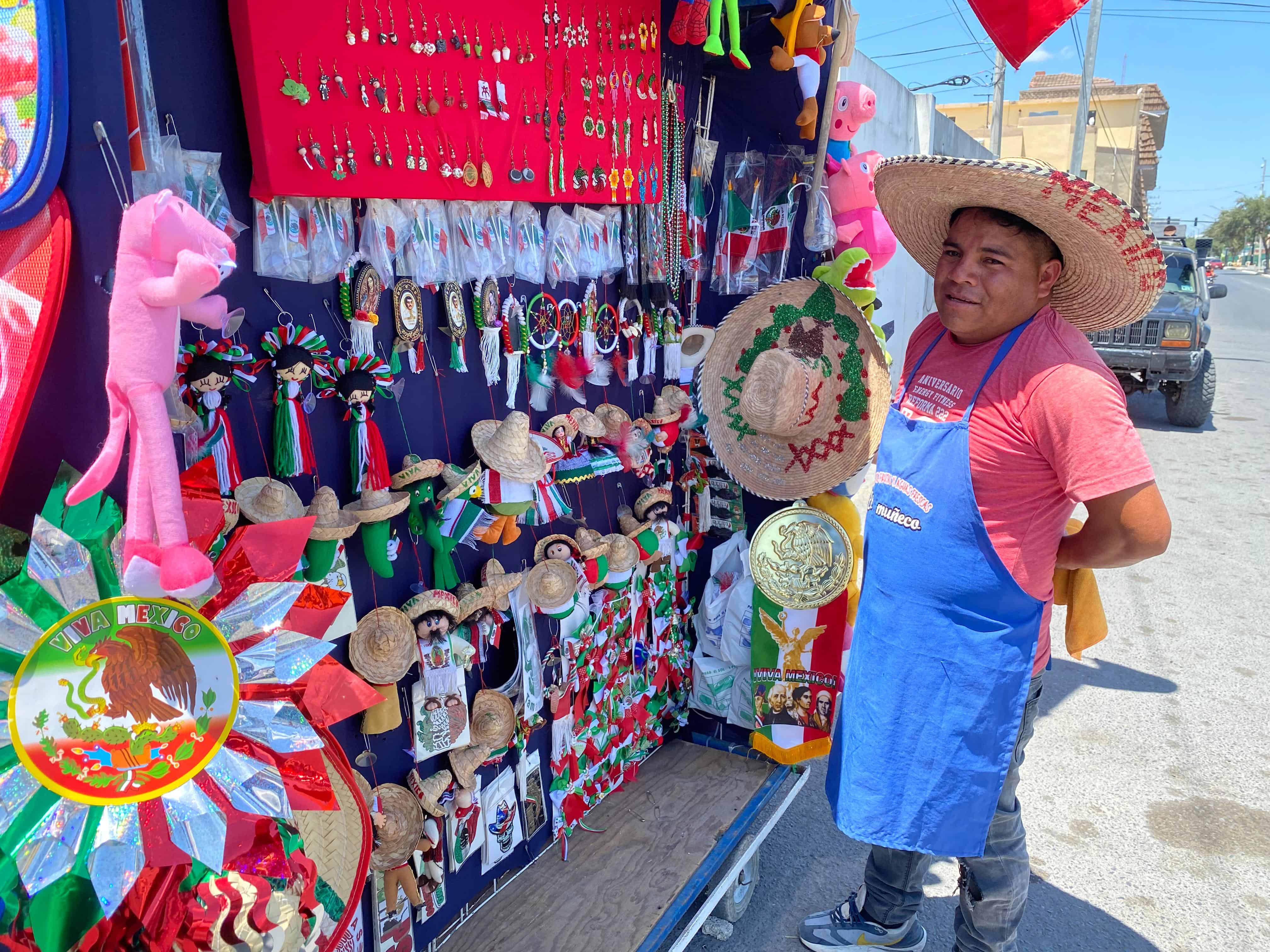 Aparecen vendedores de productos patrios