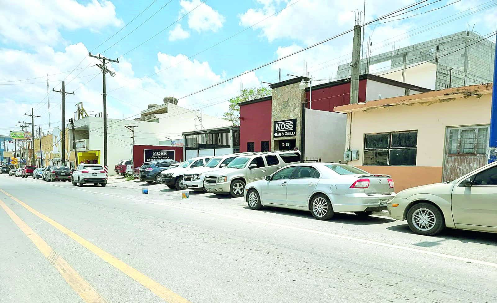 Familias a merced de comerciantes abusivos