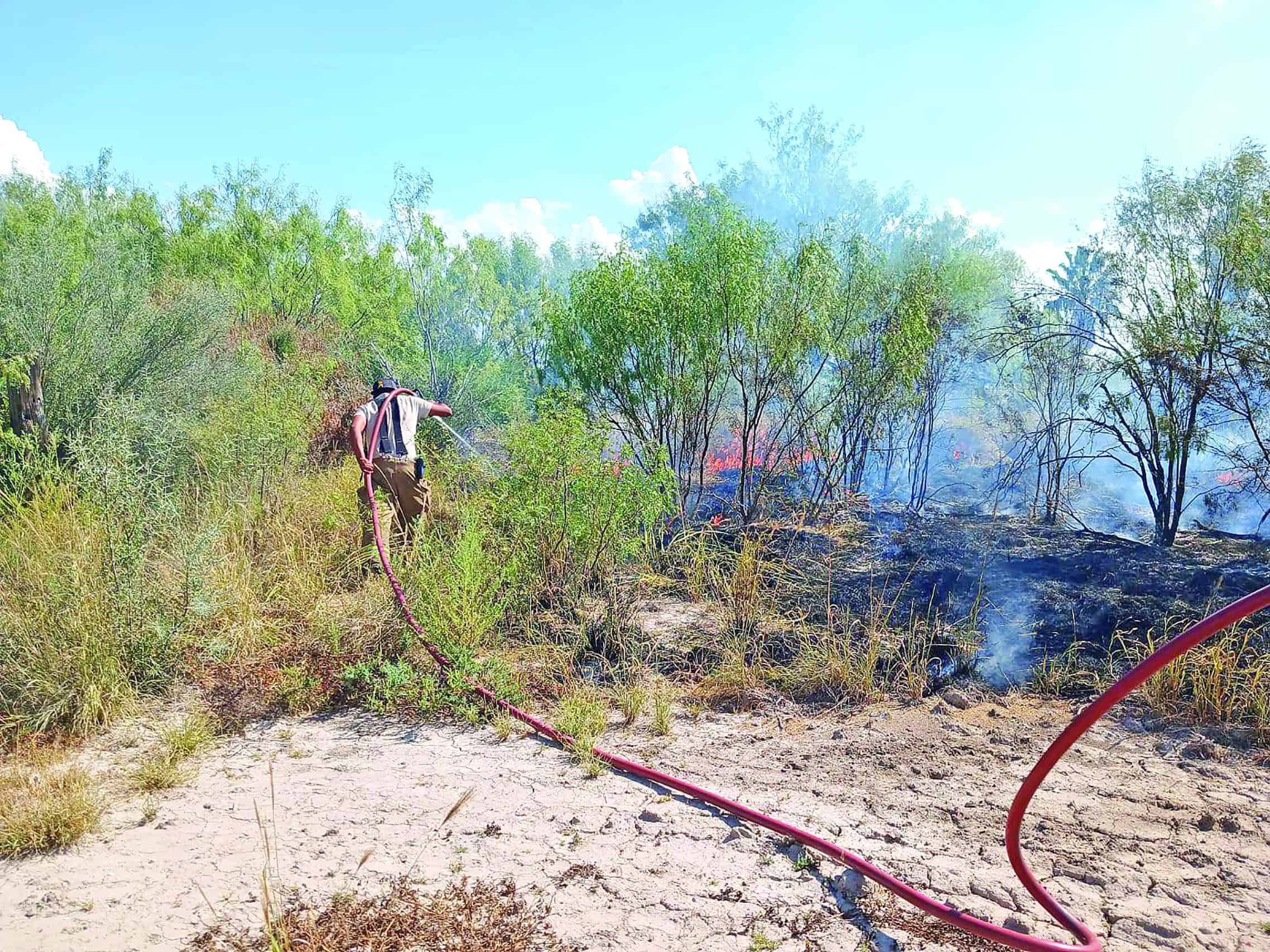 Incendios afectan tendido eléctrico