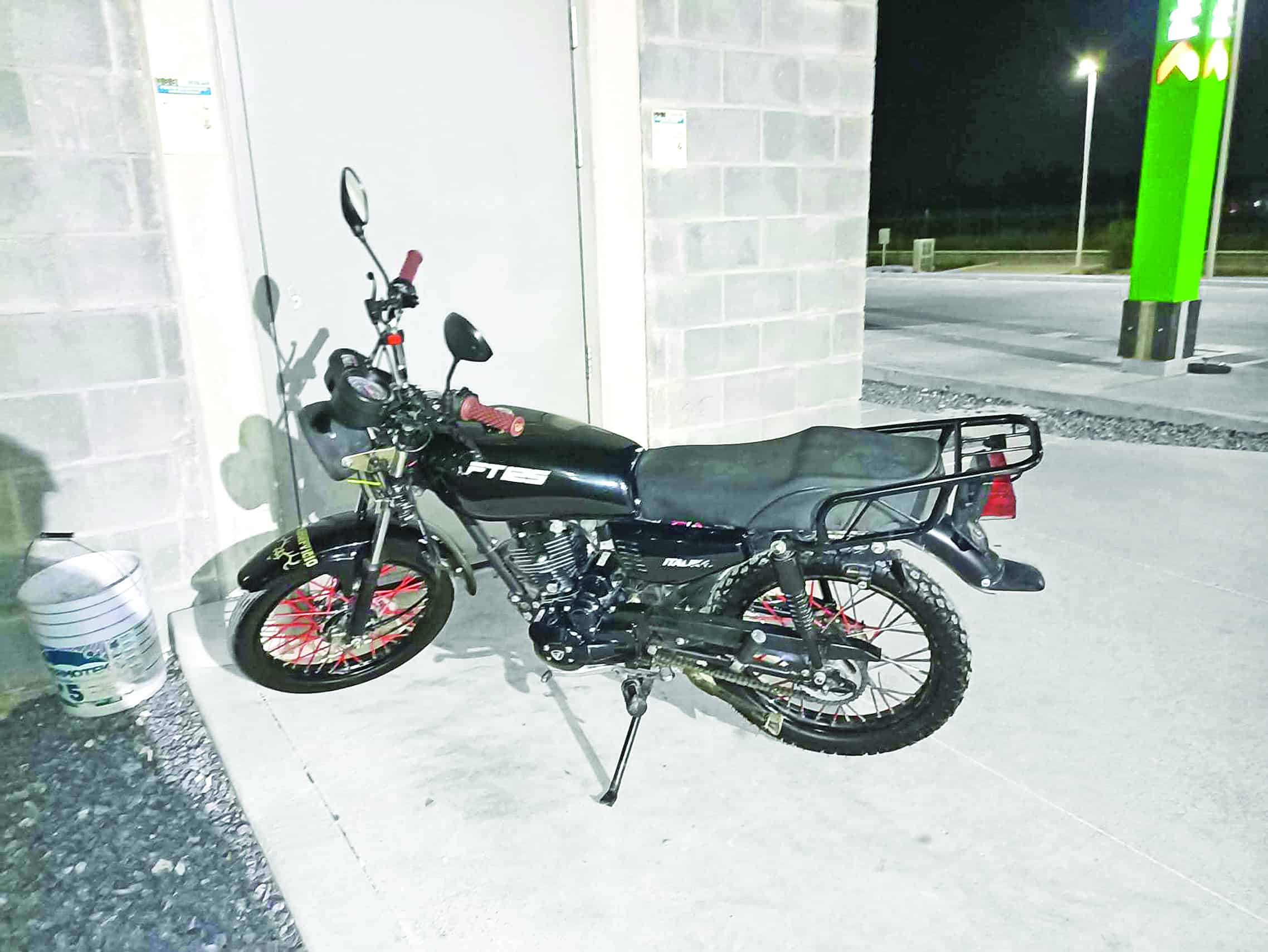 Roban moto en Haciendas