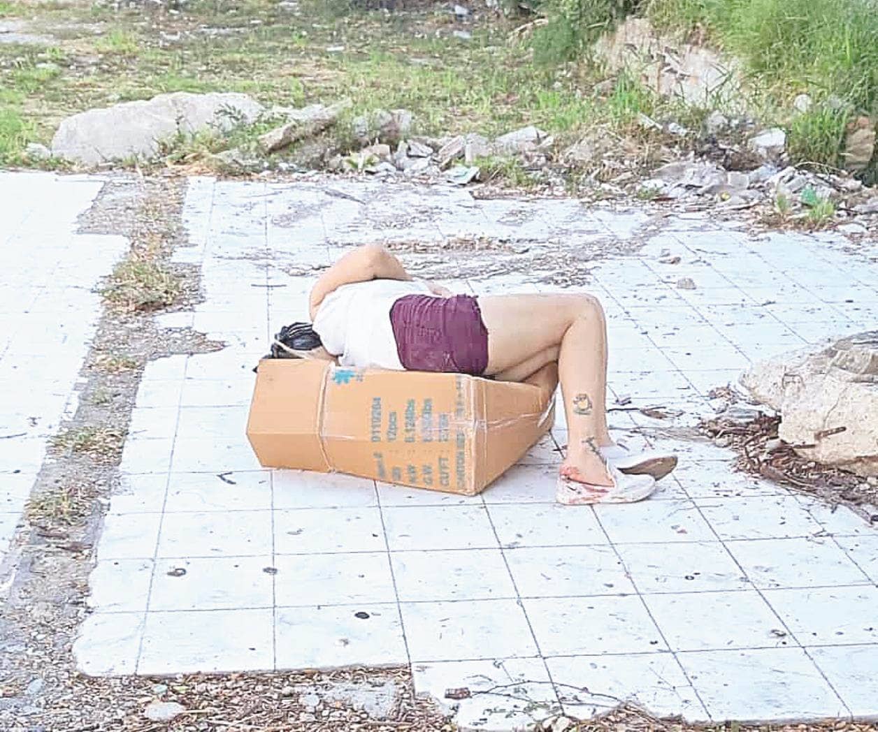 Moviliza a los cuerpos de seguridad mujer sin sentido
