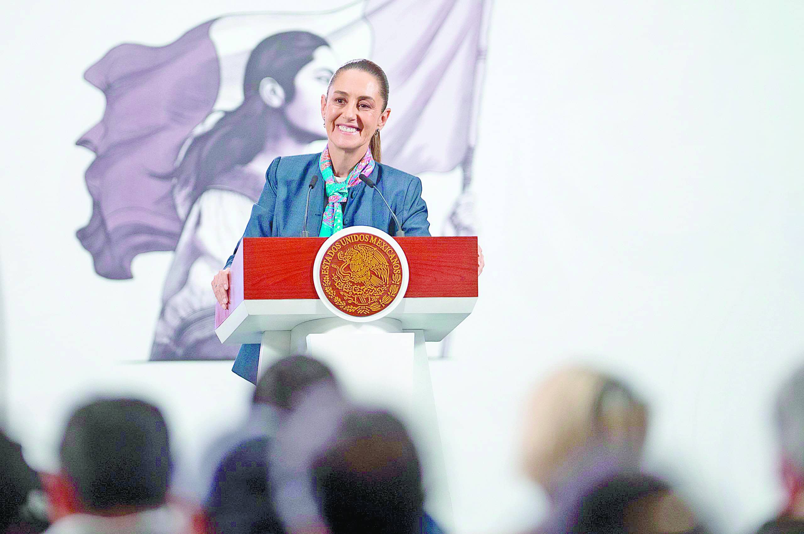 Presenta decreto de apoyo a productores