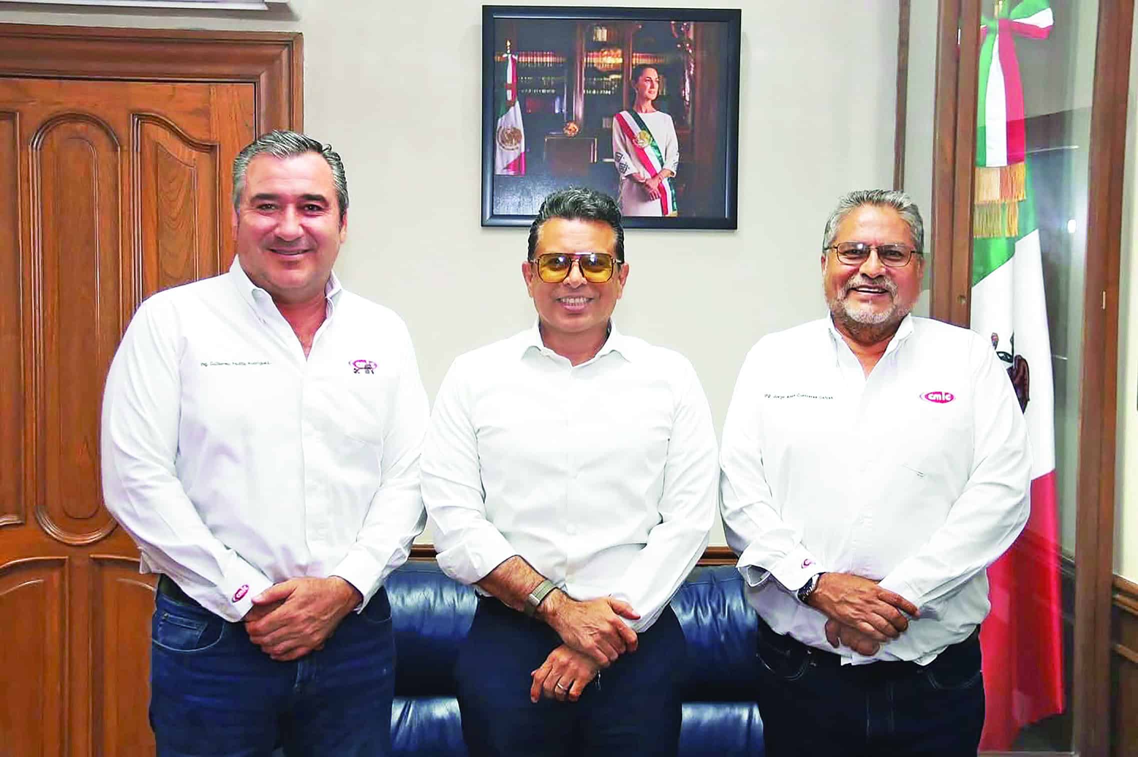 Reconocen constructores el trabajo de Lalo Gattás