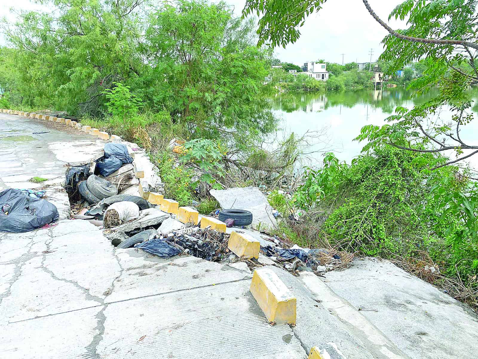 Deslave por las lluvias amenaza con tragedia
