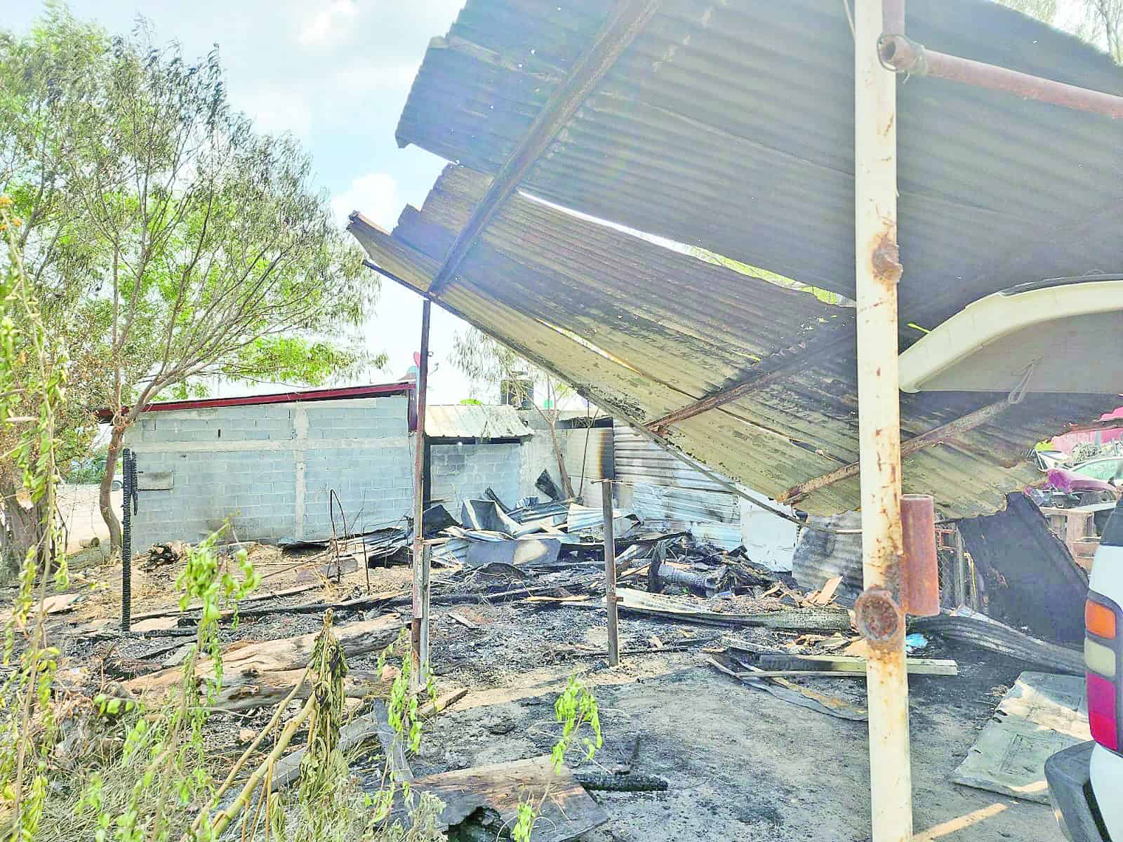 Sofocan vecinos incendio