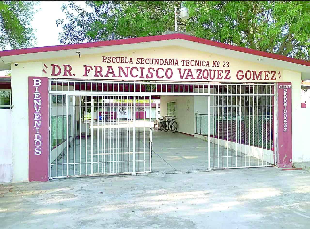 Inician clases sin maestros