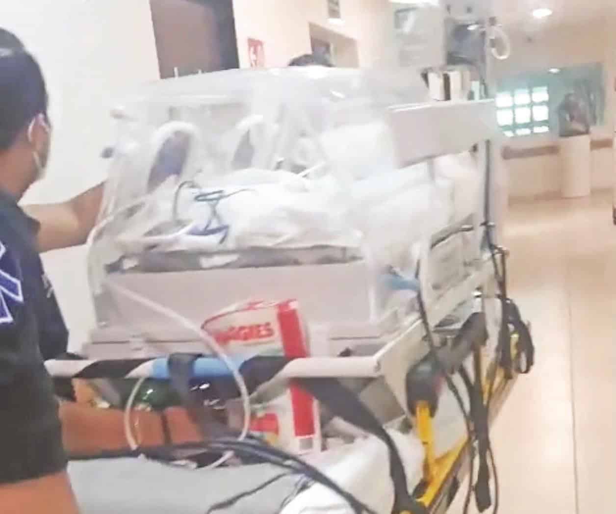 Trasladan a gemela en estado delicado