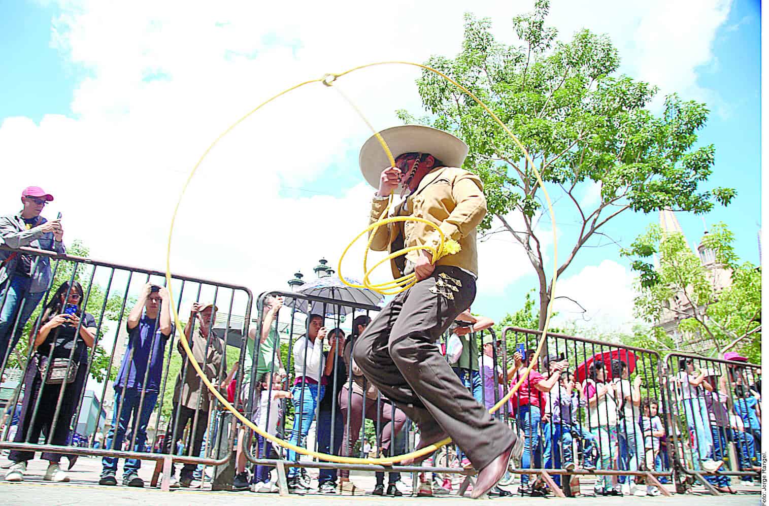 Festejan a los charros