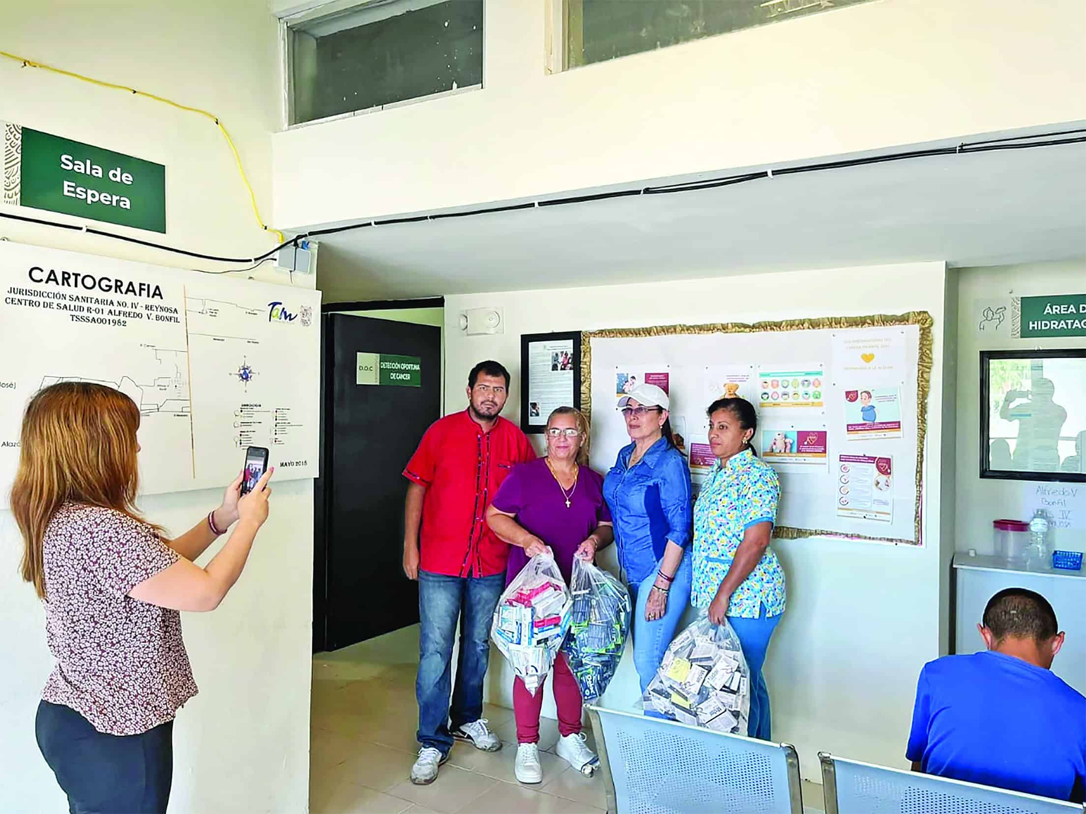 Apoya diputada con medicamentos al Centro de Salud