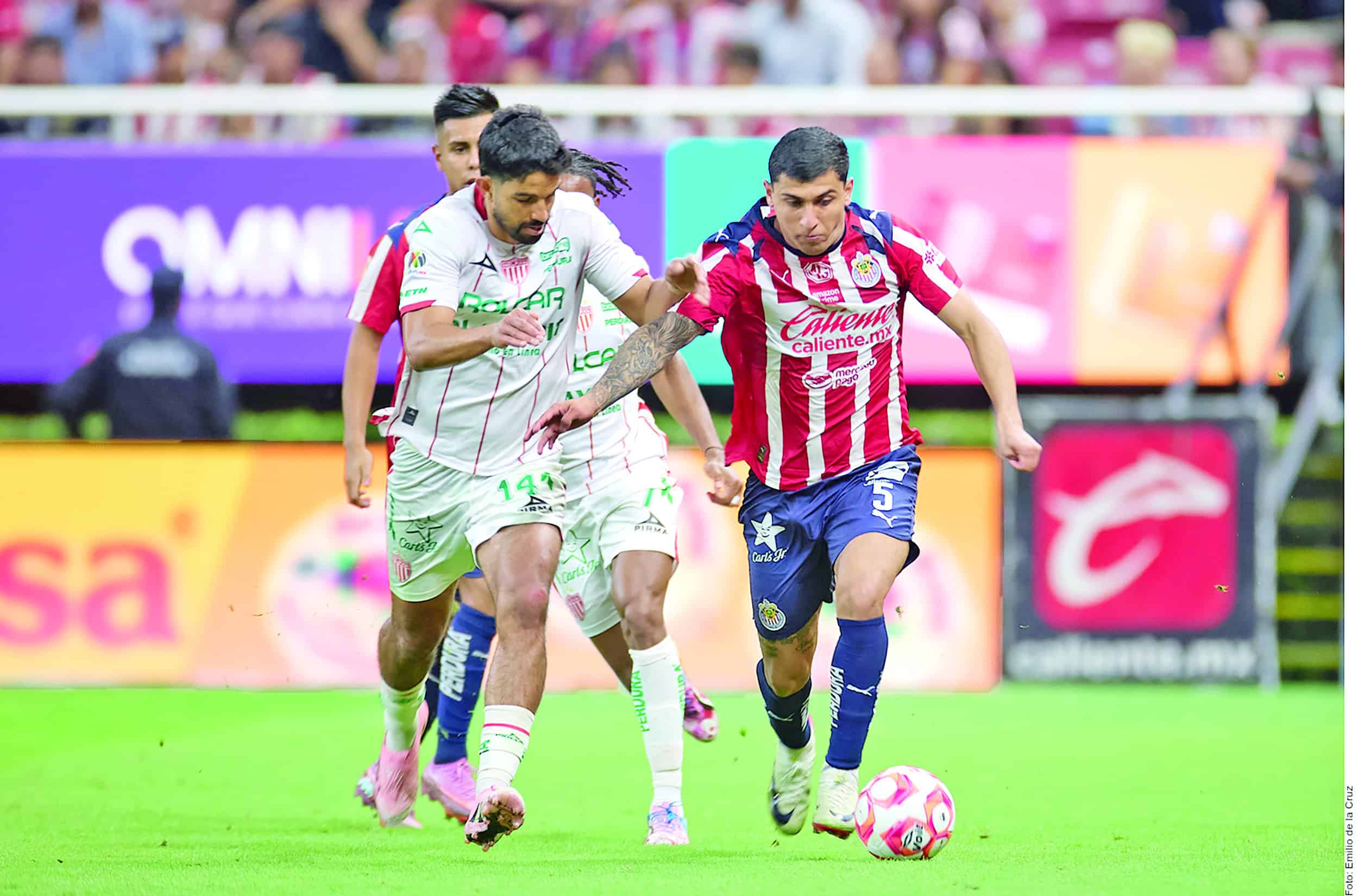 Vence Chivas a Necaxa