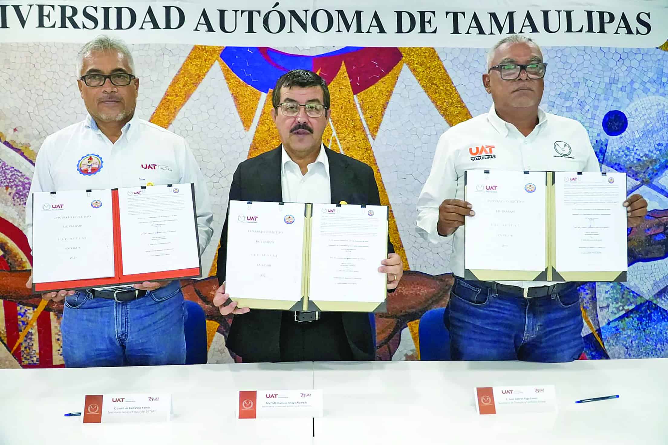 Concreta la UAT beneficios para sus trabajadores