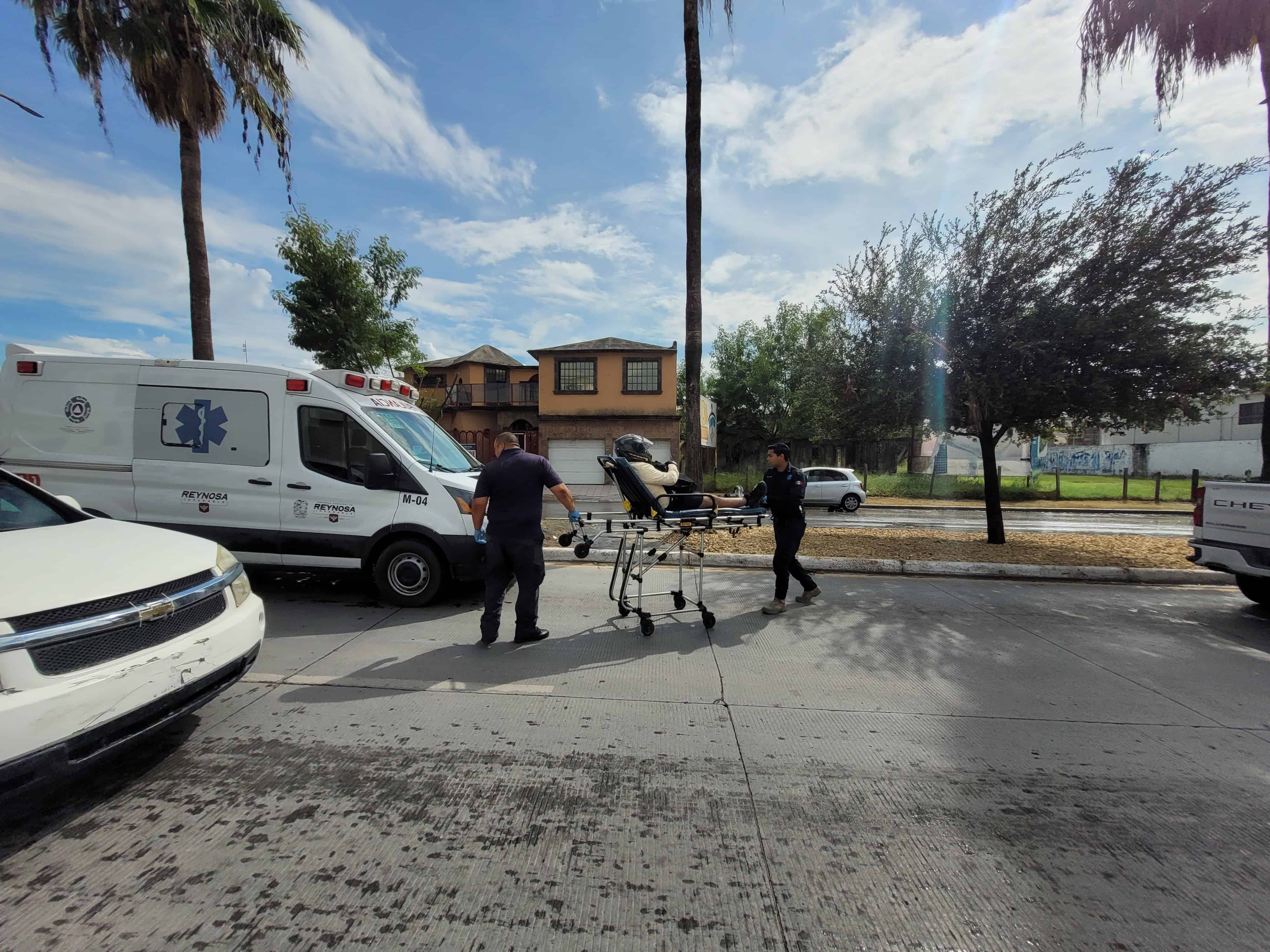 Motociclista trasladado a nosocomio tras colisión