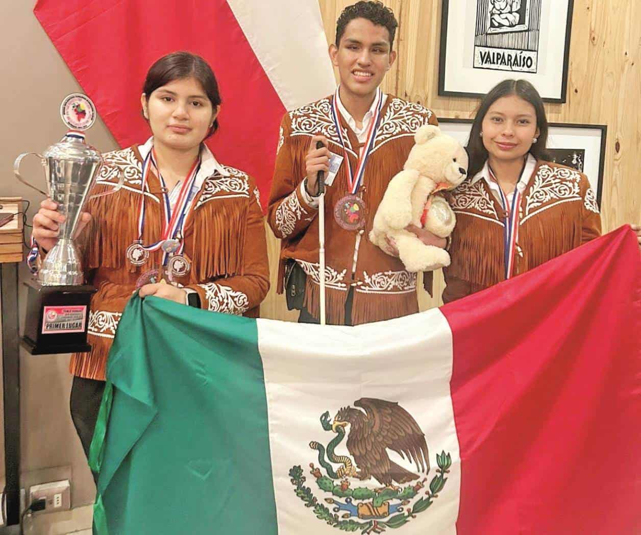 Estudiantes mexicanos triunfan en Mundial de Ciencias y Tecnología con proyecto Braile Care