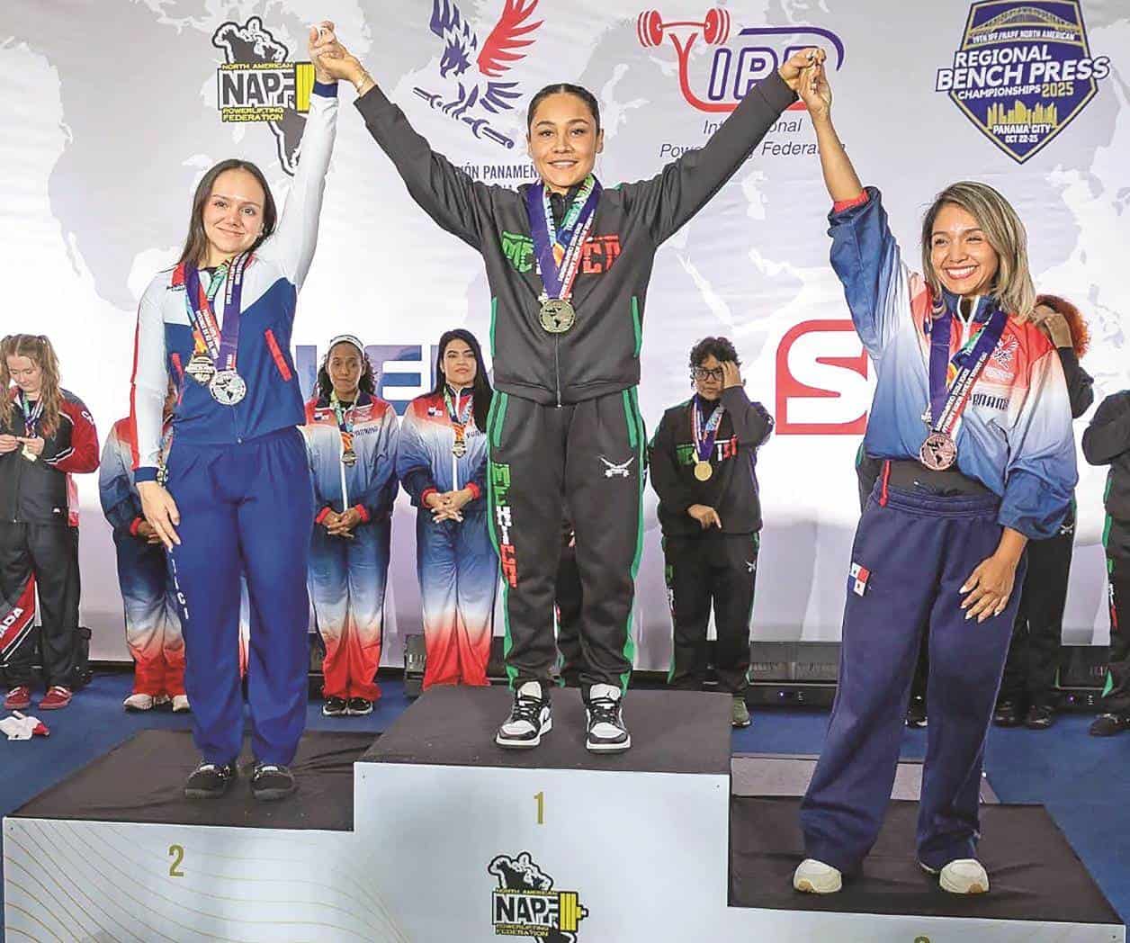 San Fernando celebra éxito de Karla Berenice García Izaguirre