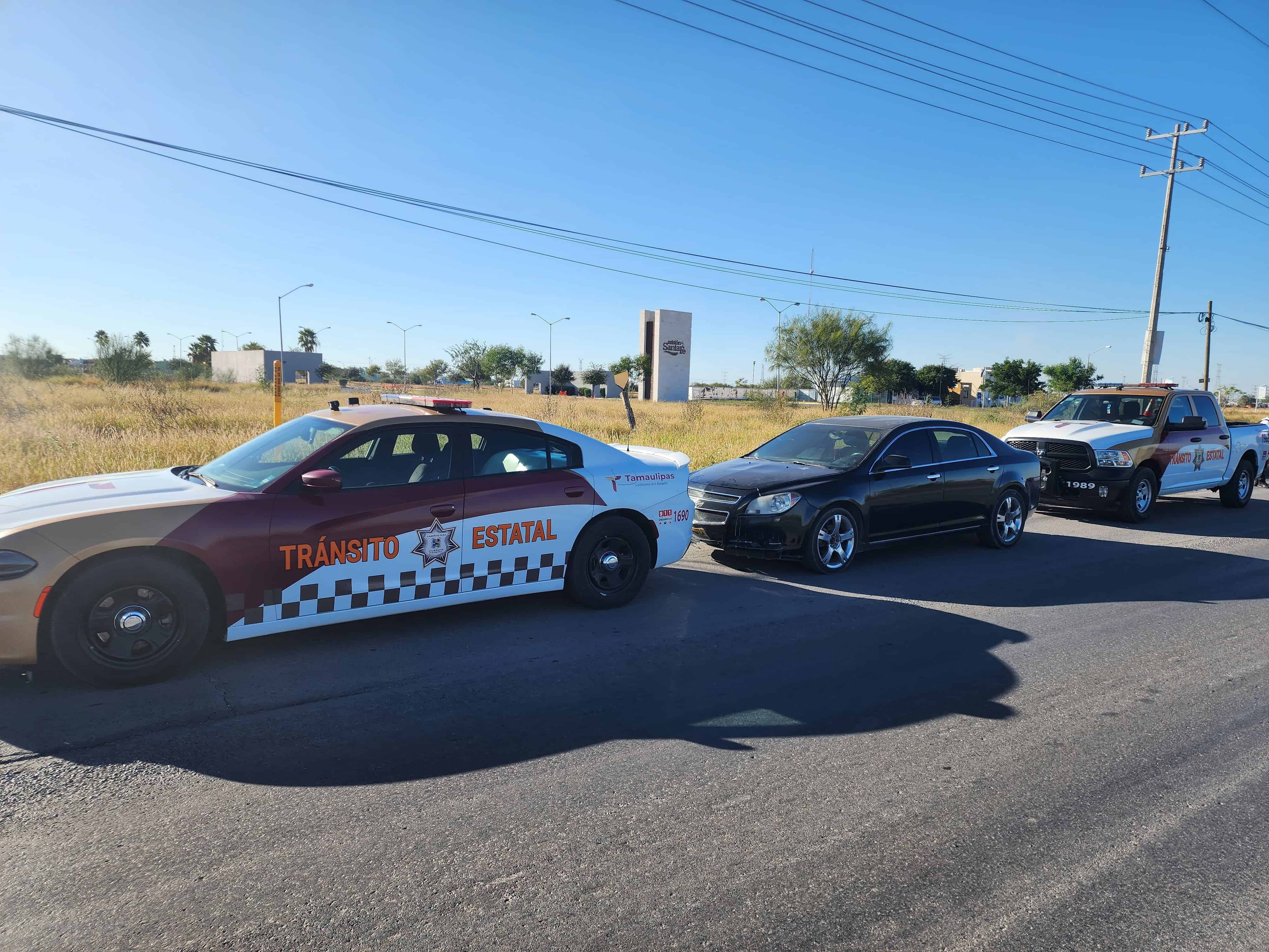 Tránsito recupera carro robado en carretera