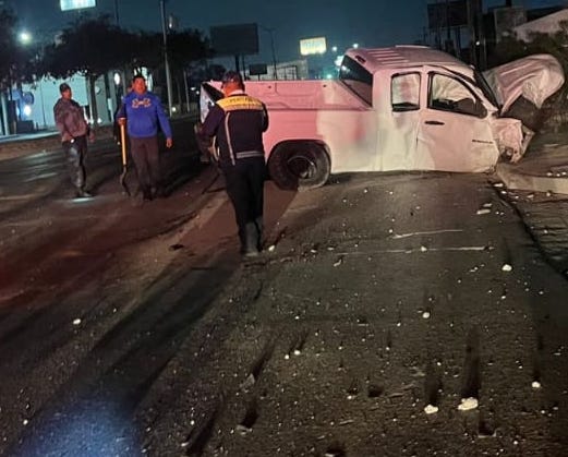 Camioneta abandonada tras choque en San José