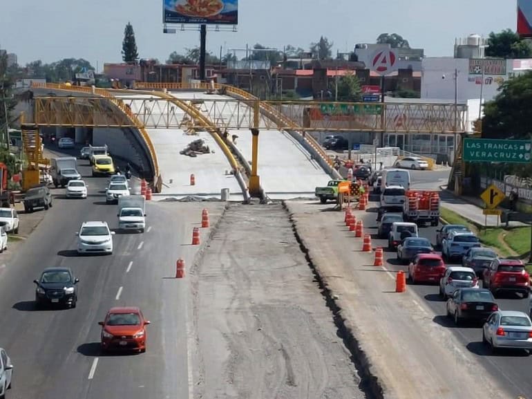 Colapso vial en Xalapa paraliza la ciudad