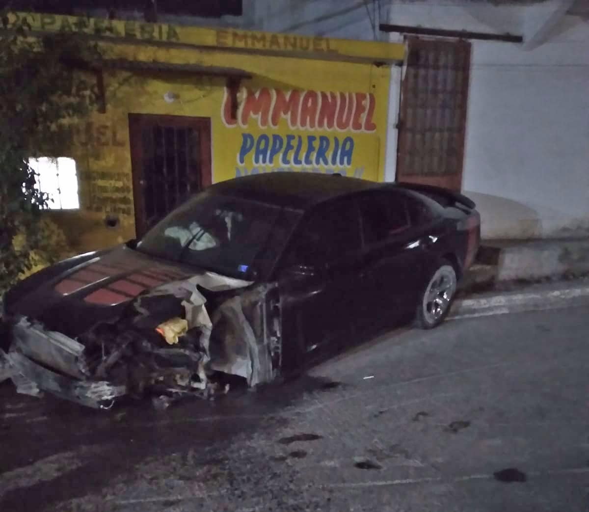 Daños materiales por choque en avenida Querétaro