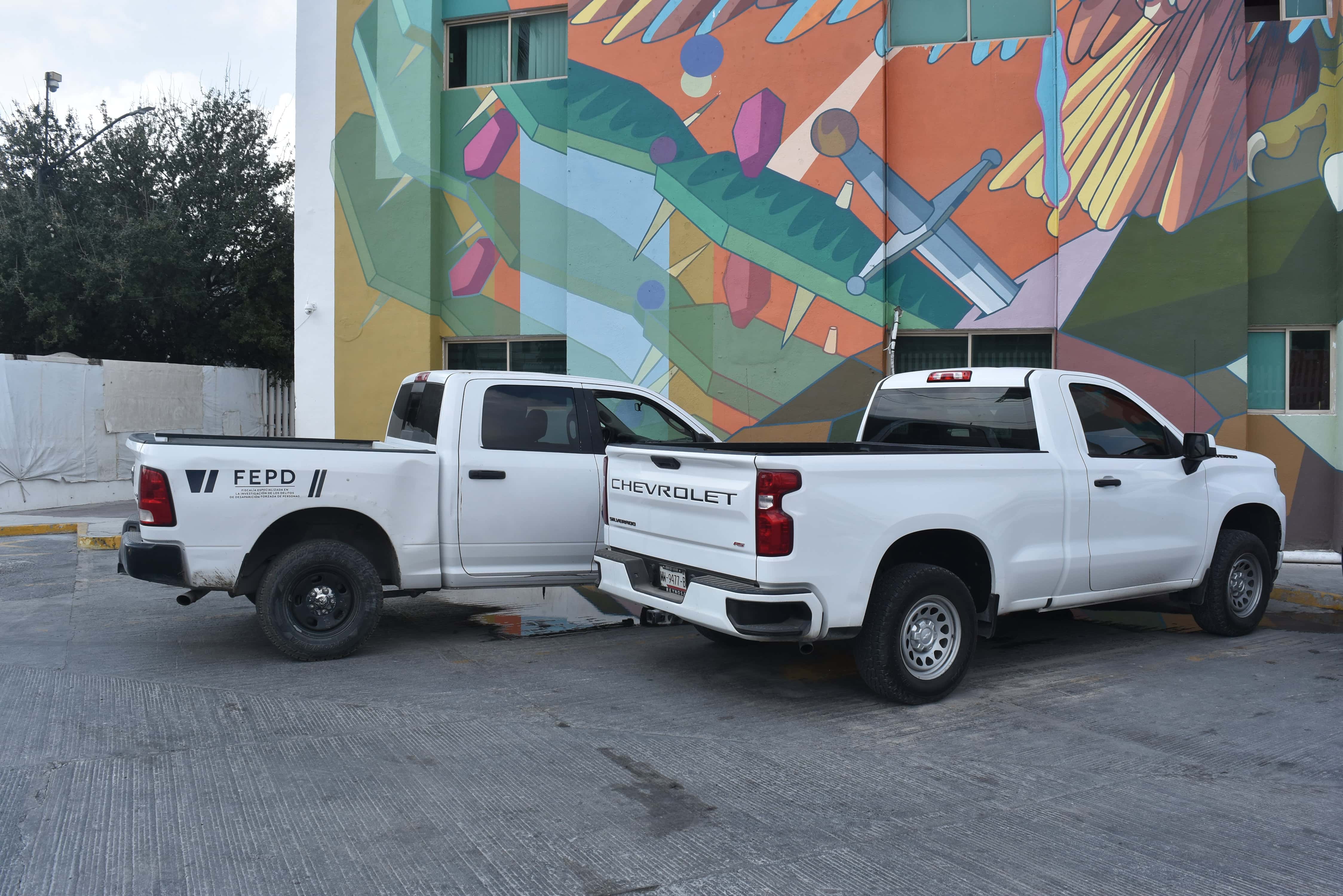 Choque entre camioneta y patrulla de policía investigadora