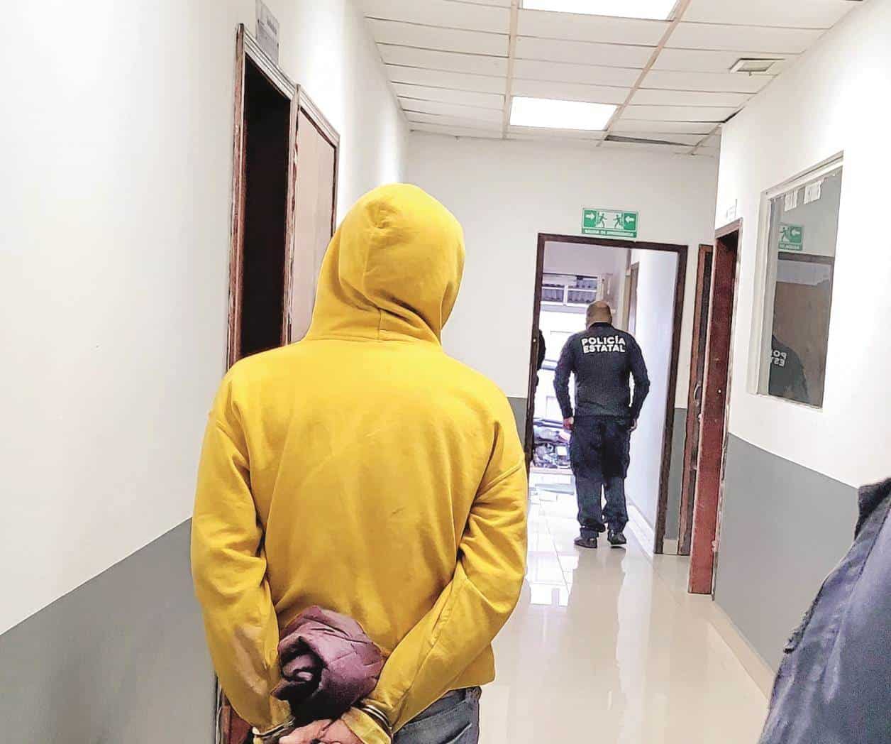 Padres piden ayuda policial por hijo agresivo