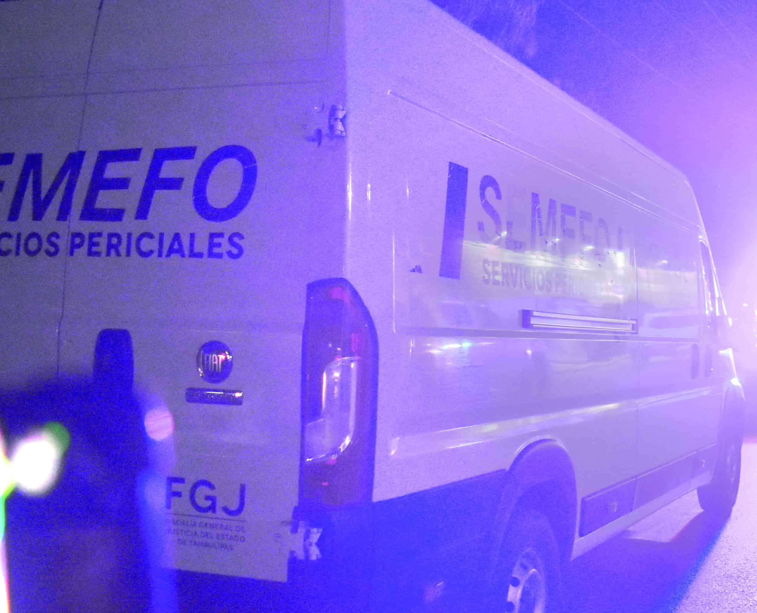 Encuentran a hombre sin vida en un vehículo