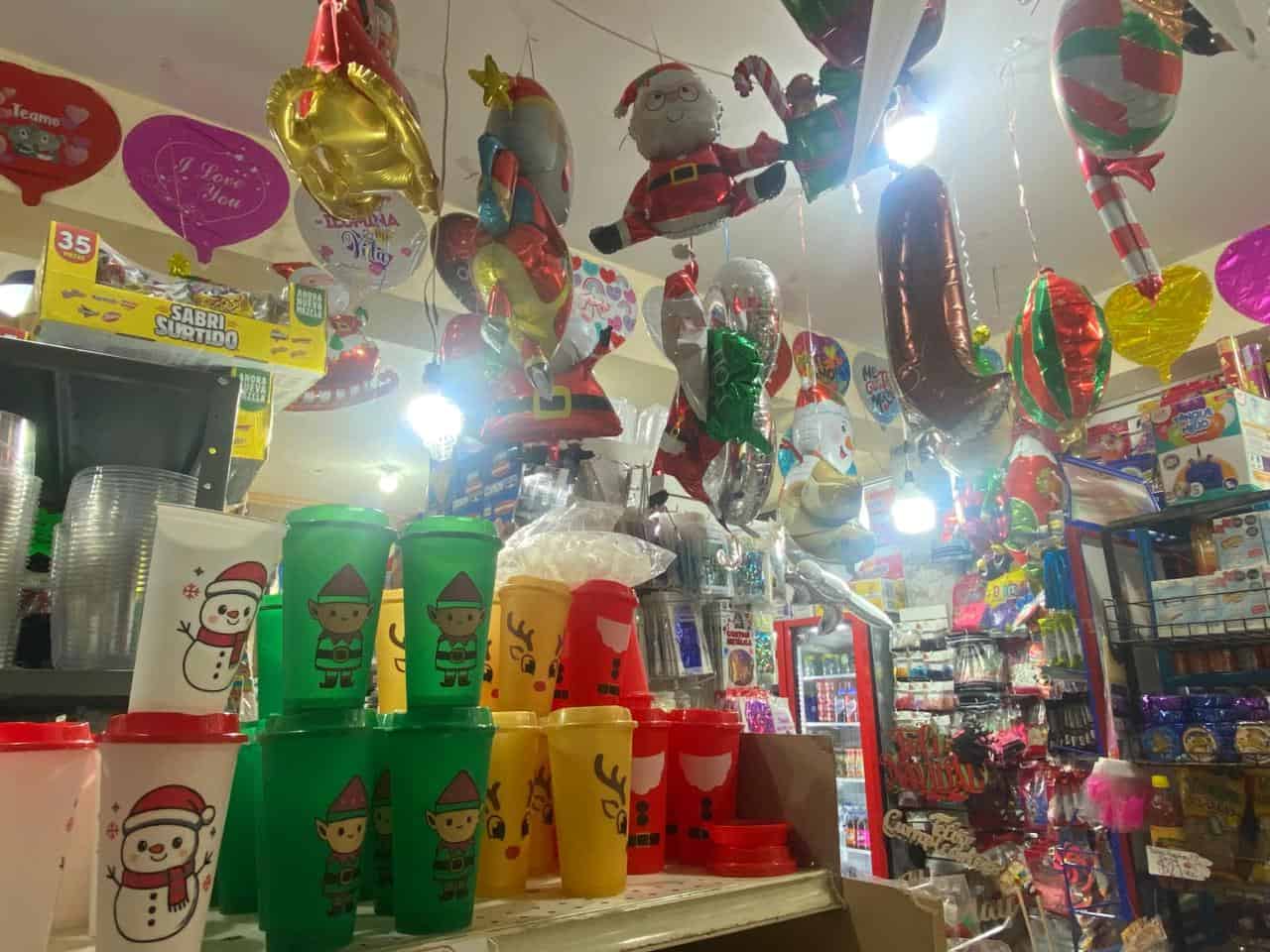 Comercio de dulces y desechables en alza