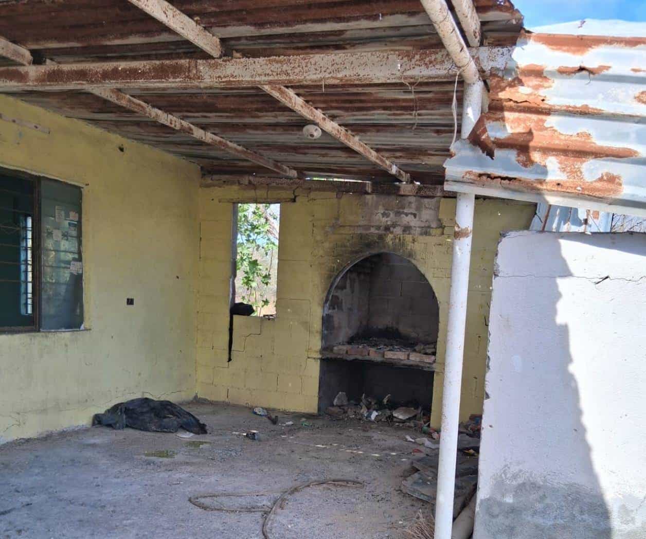 Investigación de restos óseos en chimenea asador