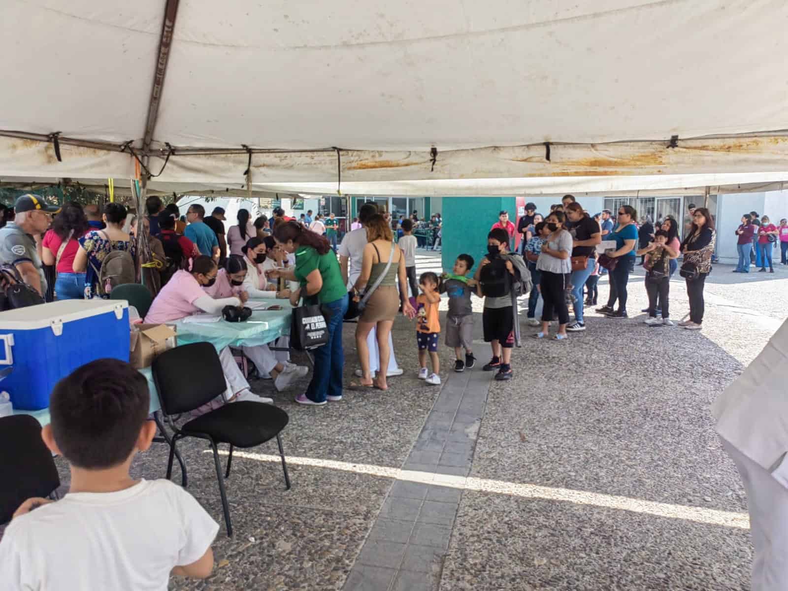 IMSS inicia campa&ntilde;a de vacunaci&oacute;n contra el sarampi&oacute;n