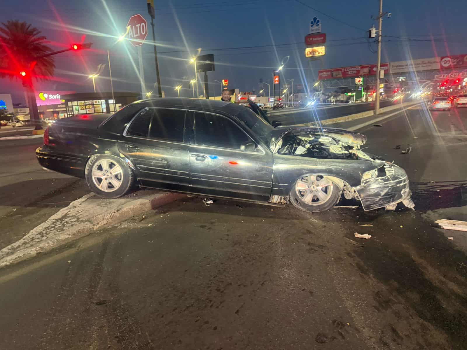 Automovilista ileso tras ca&iacute;da en puente de la Muerte