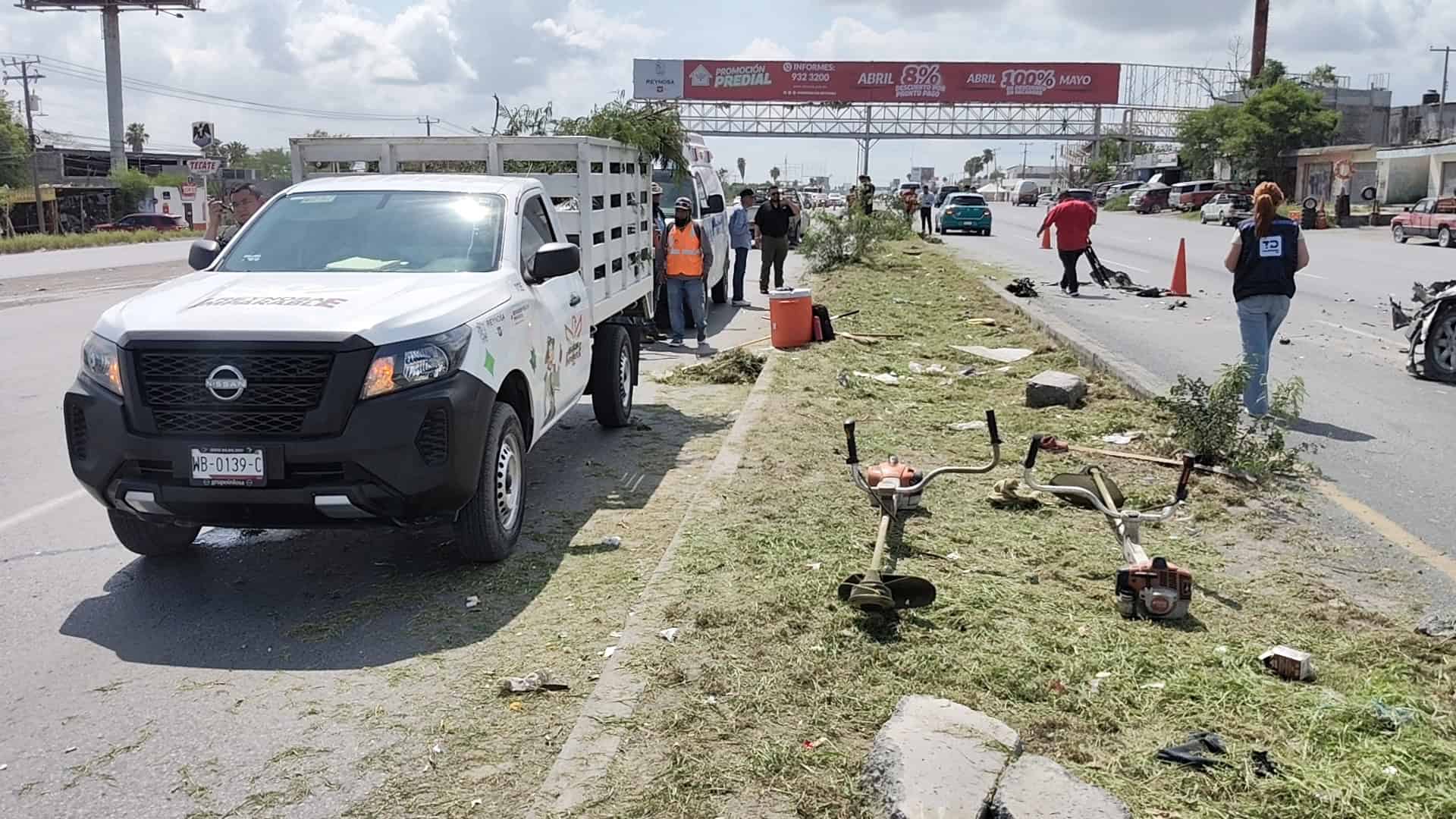 Camioneta pierde control tras choque en carretera Río Bravo-Reynosa